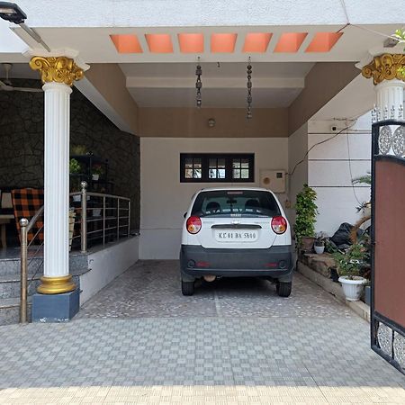 Nalinam Homestay Thiruvananthapuram ภายนอก รูปภาพ