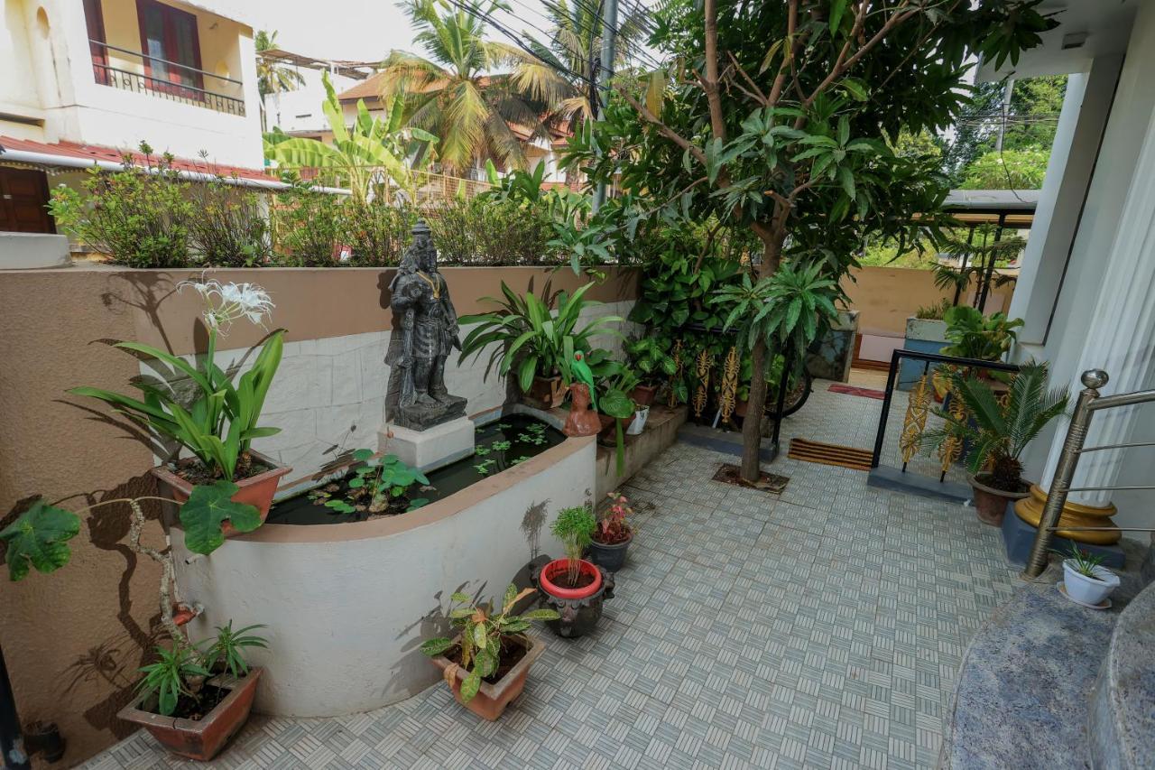 Nalinam Homestay Thiruvananthapuram ภายนอก รูปภาพ