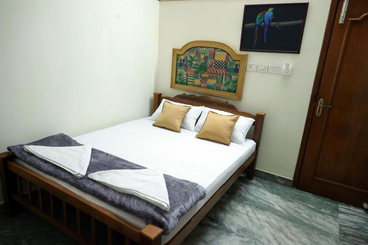 Nalinam Homestay Thiruvananthapuram ภายนอก รูปภาพ
