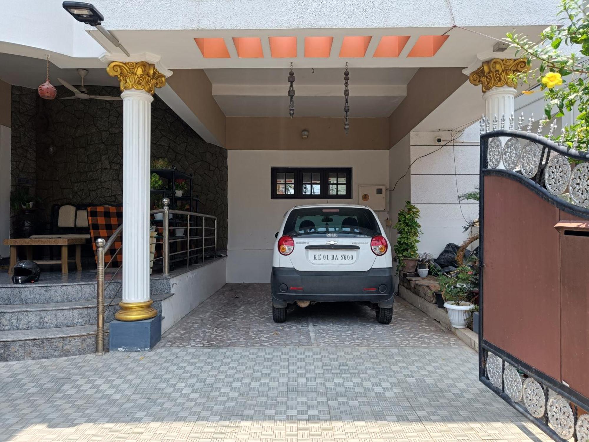 Nalinam Homestay Thiruvananthapuram ภายนอก รูปภาพ